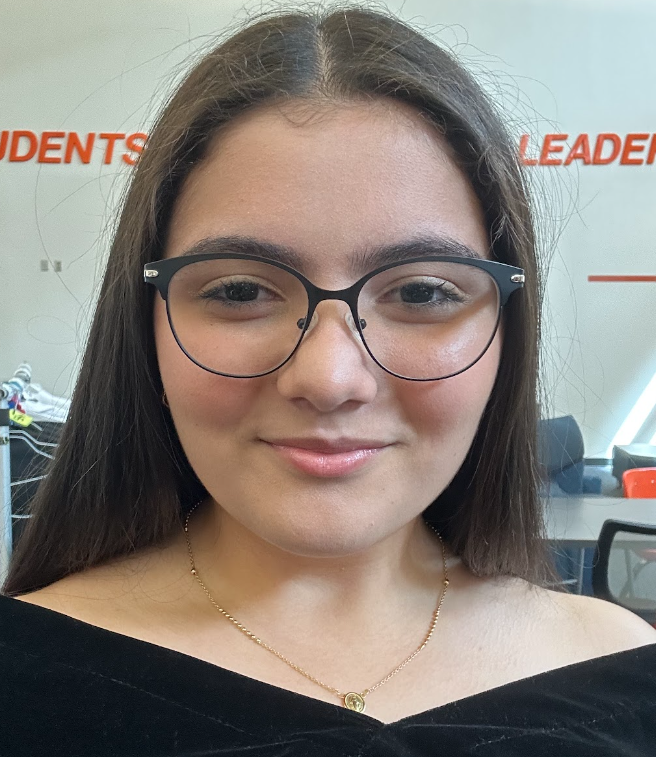 Isabella Sanglade headshot